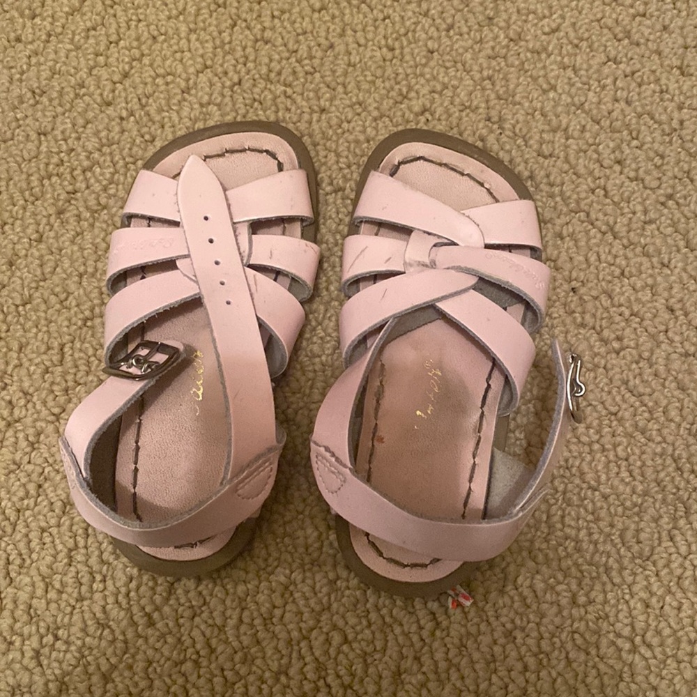 Toddler size 7 salt water sandals